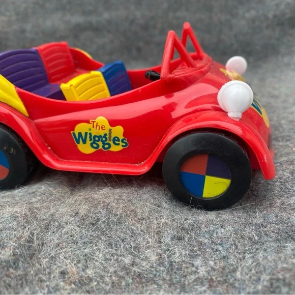 Wiggins Big Red Car Toy - Picture 6 of 10